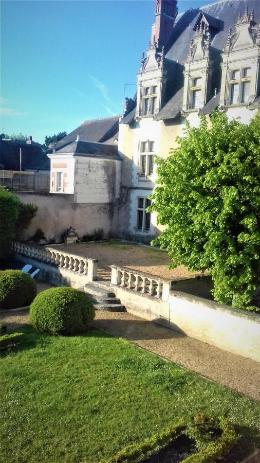 De La Petite Masse Amboise